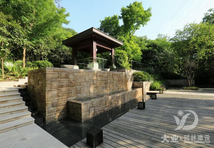 別墅庭院綠化養(yǎng)護(hù)難嗎?不難，大業(yè)園林教您做出美麗花園!